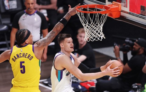 九游娱乐APP-关于拉齐奥训练开放日；今夜内部沟通引欢呼；全明星赛在即；年轻球员得到机会的信息